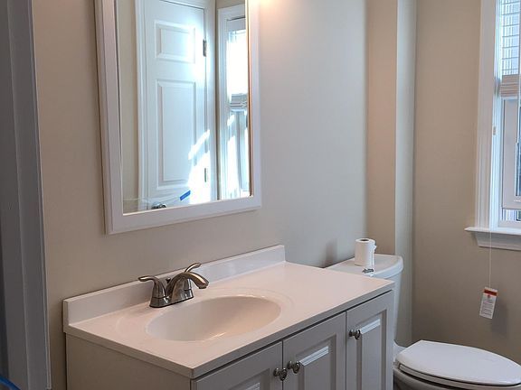 Bath with subway tiled tub/shower