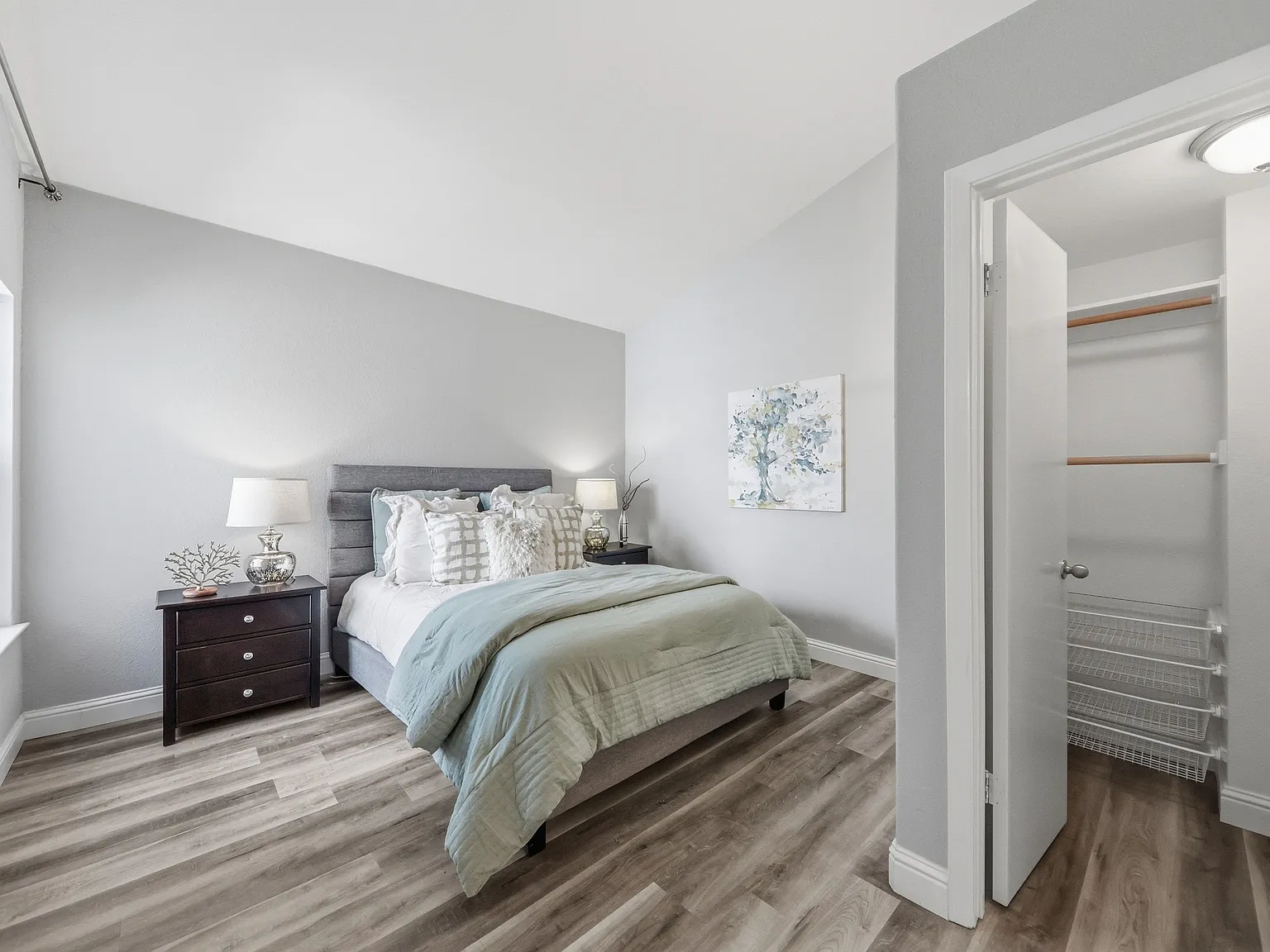 2 bed, 2.5 bath, 1421 sqft, $5,500 — Photo 4