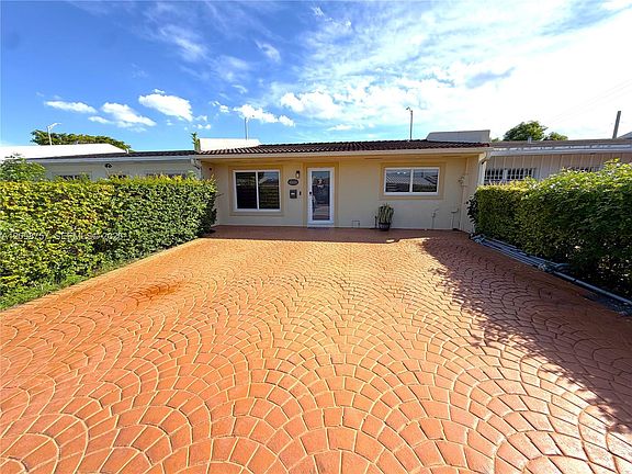 3rd image of 10110 SW 23rd Ter