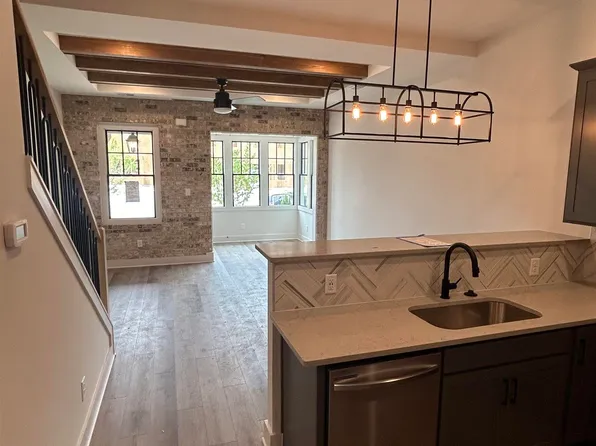 1202 Windsor Sq, Birmingham, AL 35242