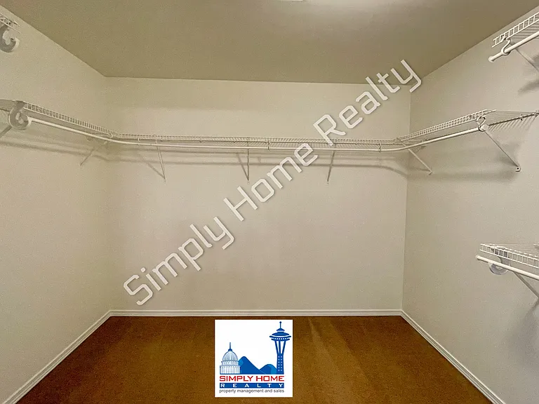 6546 36th Ln SE — Photo 8