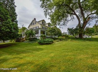 143 S Pioneer Ave, Shavertown, PA 18708