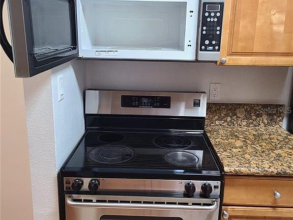 5th image of 208 Afton Sq Unit 106