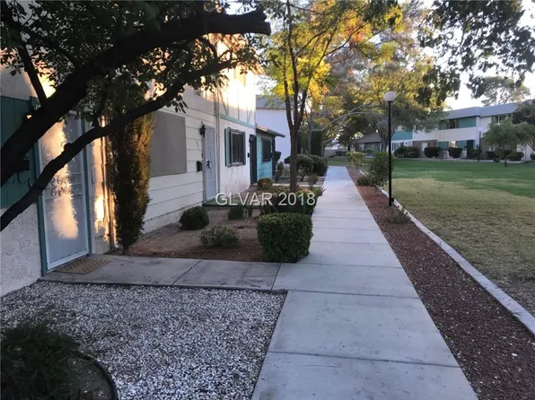 175 Greenbriar Townhouse Way, Las Vegas, NV 89121