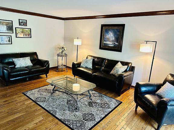 5th image of 10708 S Wentworth Dr
