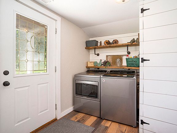 5th image of 10869 Osborn St