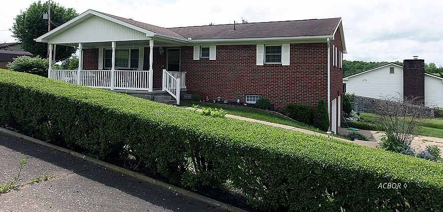 1st image of 108 Deenie Dr
