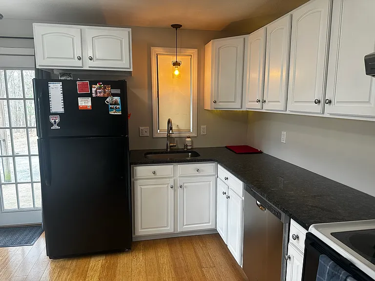 35 School St #19 — Photo 8