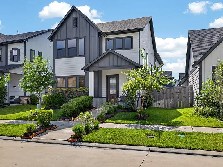 1514 Park Path Dr — Photo 2