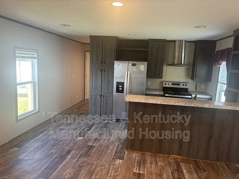 3 bed, 2.0 bath, 1050 sqft, $1,050 — Photo 2
