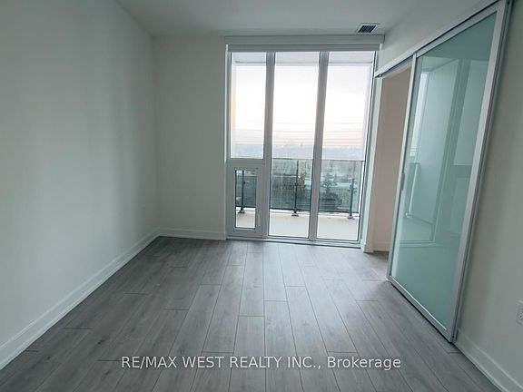 5th image of 1 Fairview Rd E #615