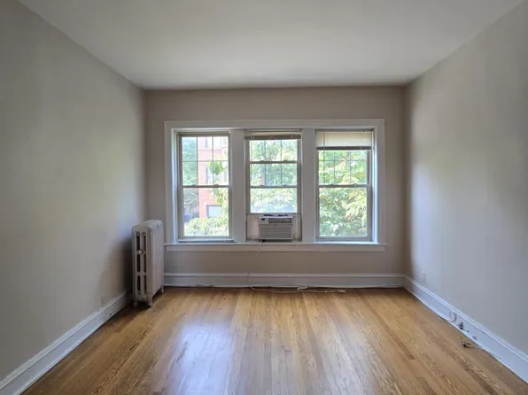 832 Reba Pl #1N, Evanston, IL 60202