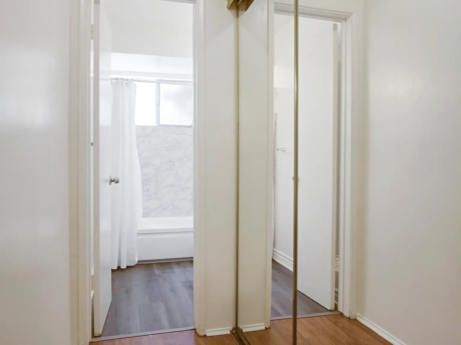 Studio, 400 sqft, $1,650 — Photo 4
