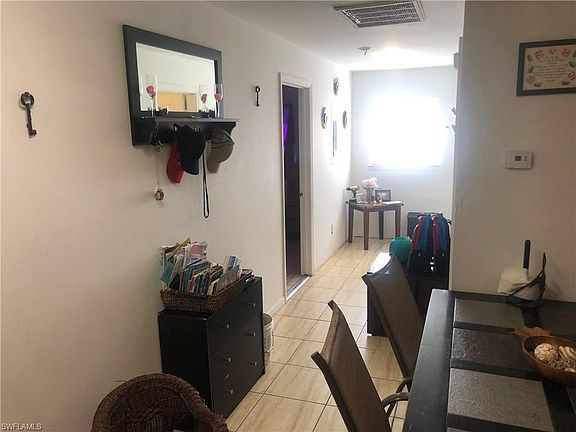 4th image of 1133/1135 Gilbert Ave S Unit 7