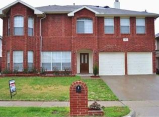221 Quail Trail Ln, Arlington, TX 76002