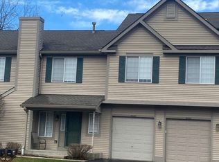 40040 N Hidden Bunker Ct, Antioch, IL 60002