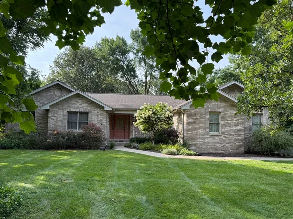 3940 Gloucester Dr, Crete, IL 60417