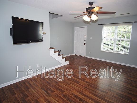 3rd image of 818 Coleville Way
