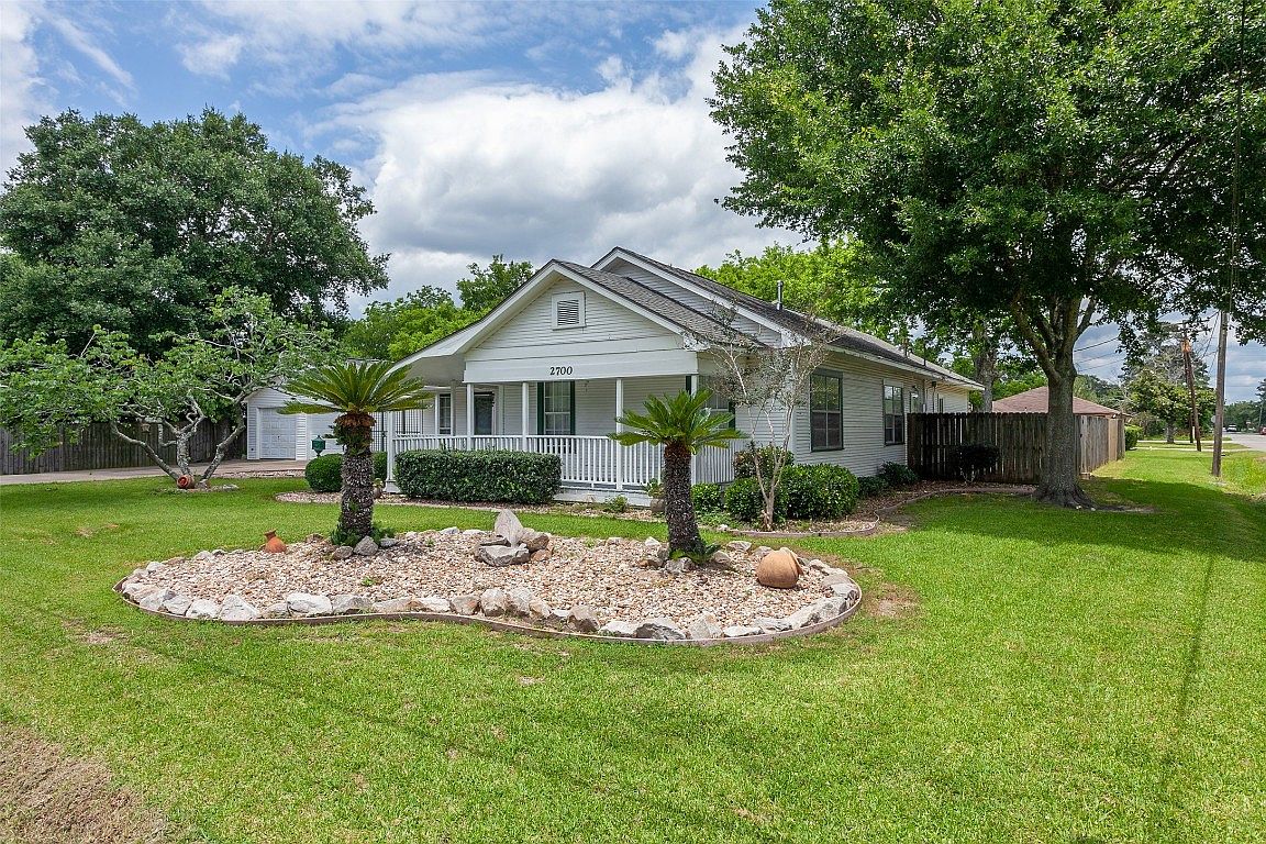 2700 Blanchette St Beaumont TX 77701 Zillow