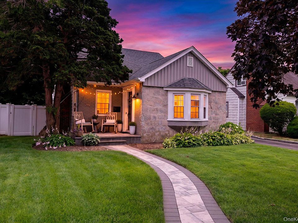 1st image of 10 Woodland Avenue