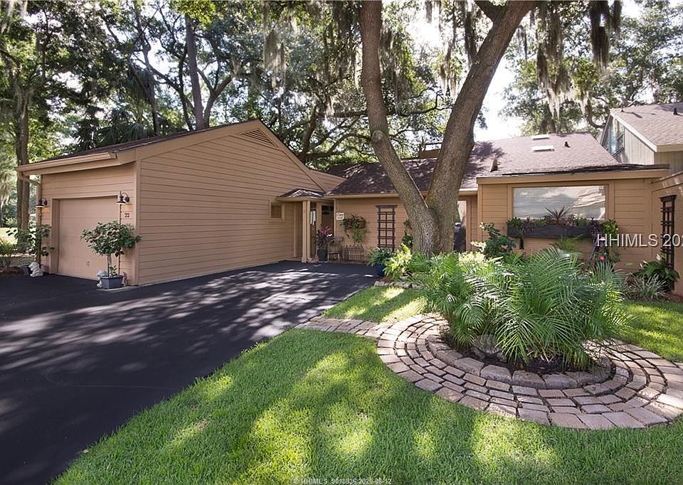 1st image of 22 Wax Myrtle Ln