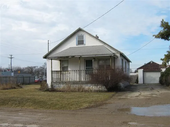3236 Myrton St, Burton, MI 48529