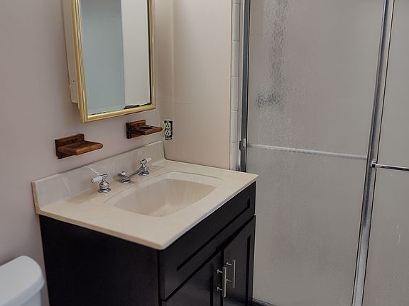 Master bedroom bathroom