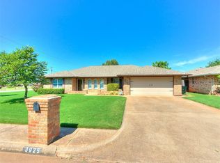 3925 Smiling Hill Cir, Edmond, OK 73013