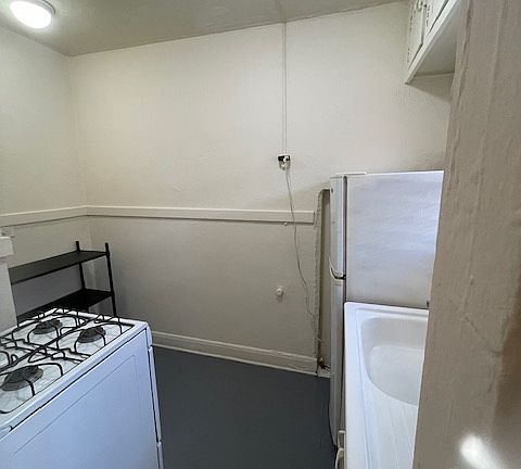 5th image of 1324 N Ogden St APT 14