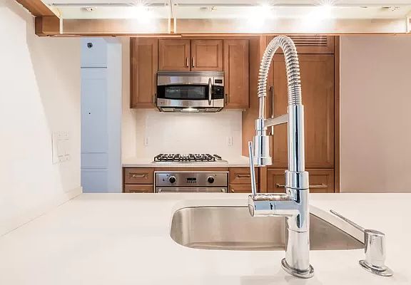 3rd image of 205 E 85th St APT 4B