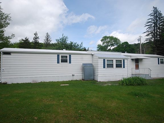4th image of 18 Riverview Cir