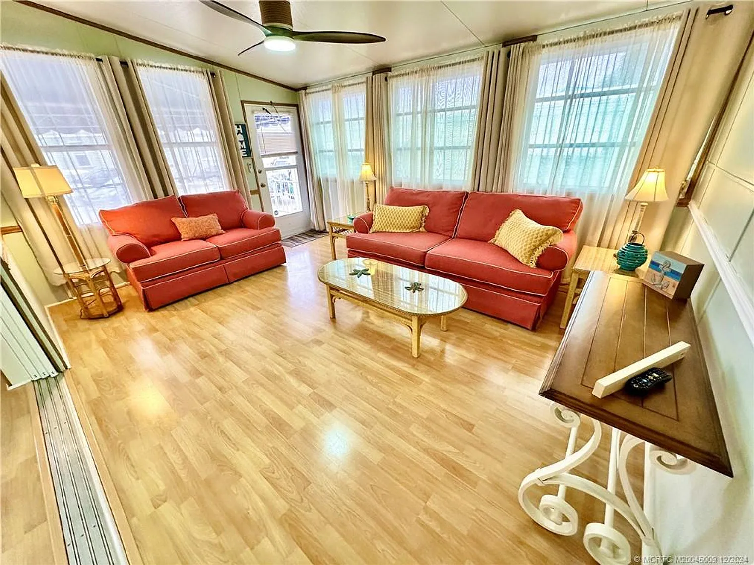 2 bed, 1.0 bath, $4,238 — Photo 1
