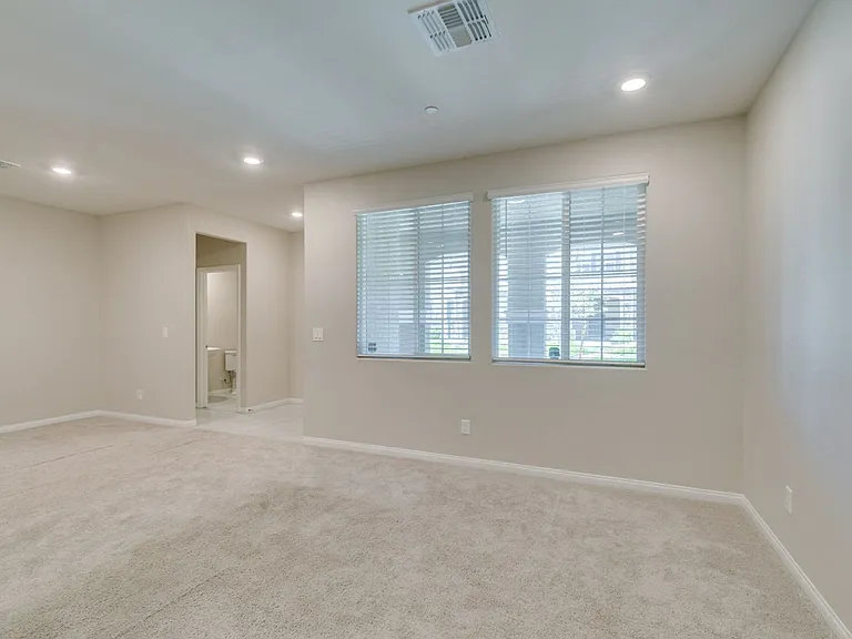 2604 Ercolano St — Photo 10