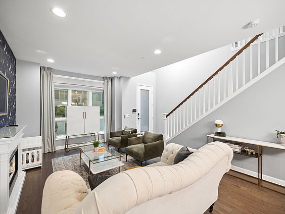 5th image of 1279 Gateway Ct