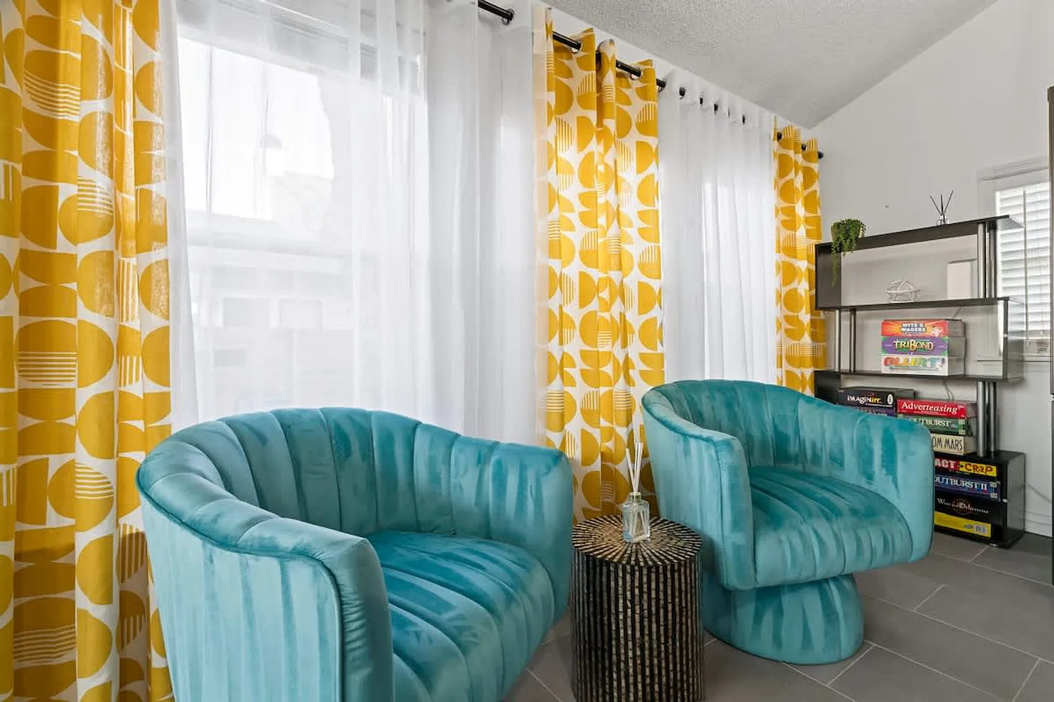 2 bed, 3.0 bath, 1205 sqft, $5,072 — Photo 3