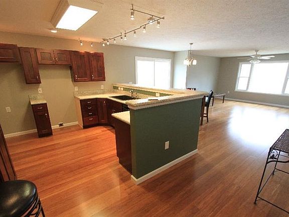 2nd image of 204 Eagle Dr