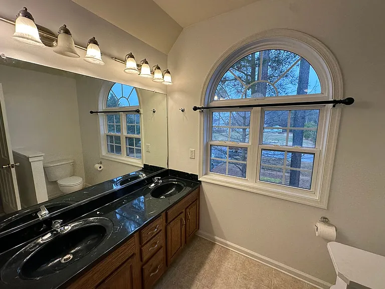 303 Princess Anne Cir — Photo 10