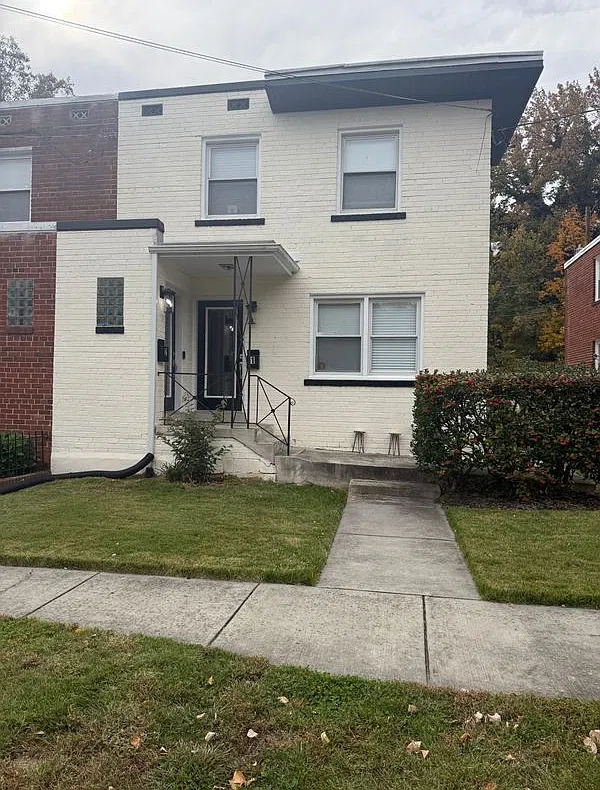 1 bed, 1.0 bath, 800 sqft, $1,300 — Photo 1