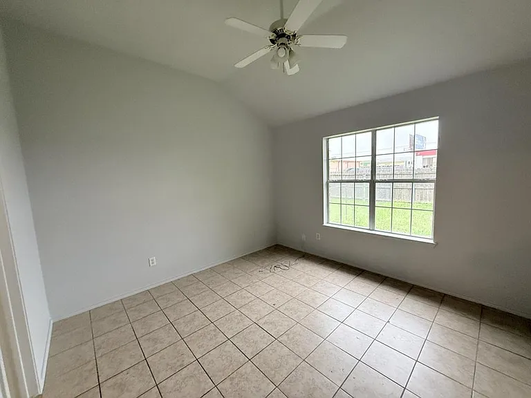 3708 Gus Dr #B — Photo 16