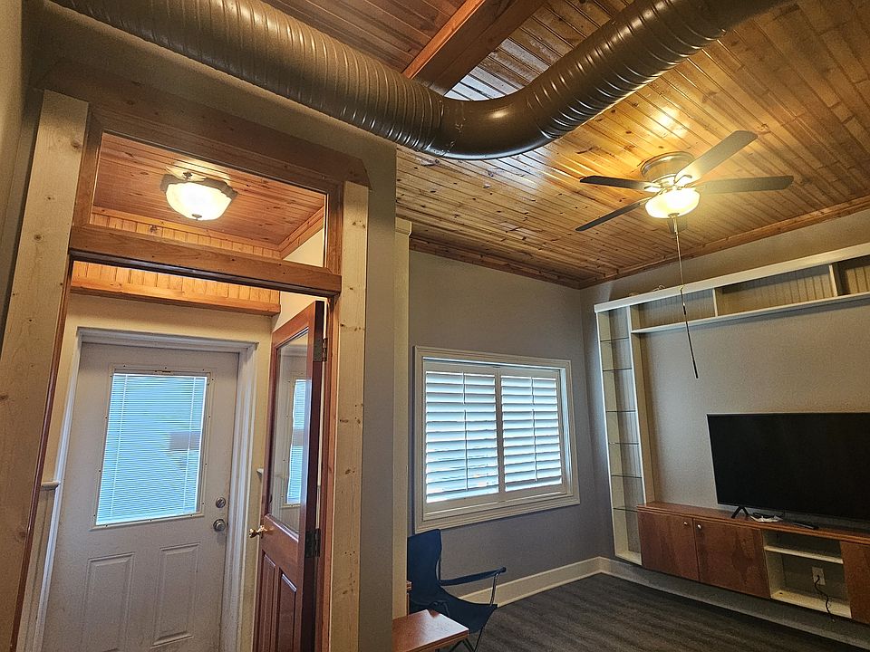 2nd image of 19 Curtis St #1