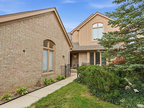 2nd image of 5828 Dawn Ridge Dr
