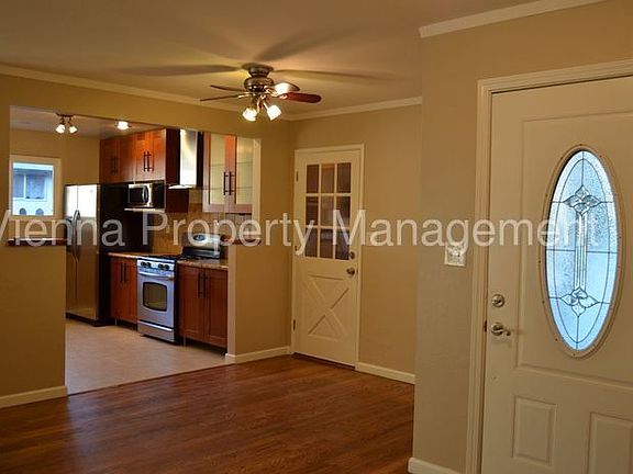 3rd image of 2521 Butano Dr