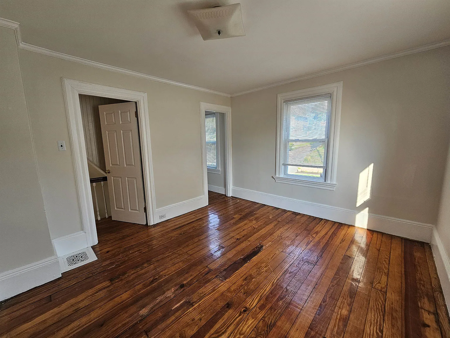 3 bed, 1.0 bath, $3,000 — Photo 4