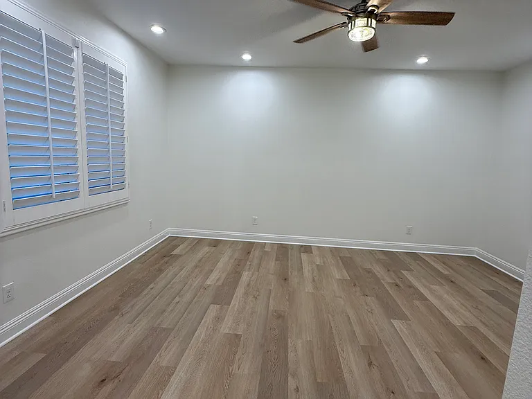 14401 Bloomfield Ave — Photo 19