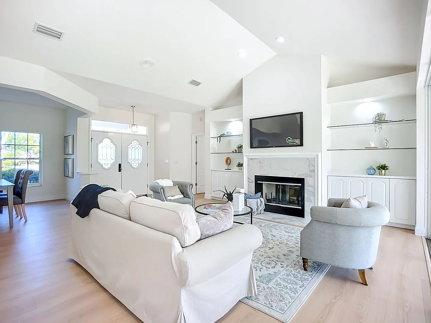 Absolute stunner and an exceptional value. — Photo 3