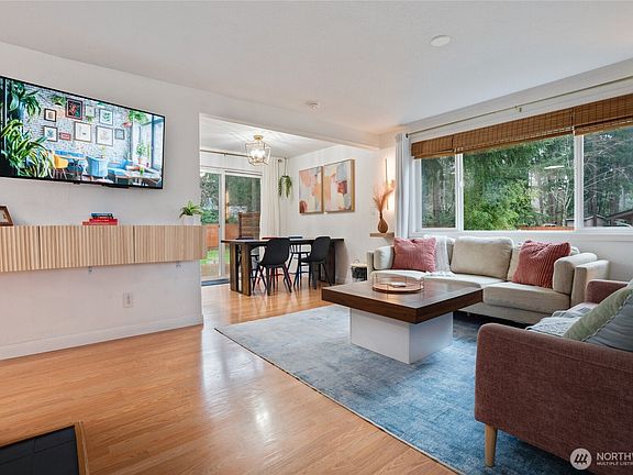 5th image of 11405 149th Avenue NW