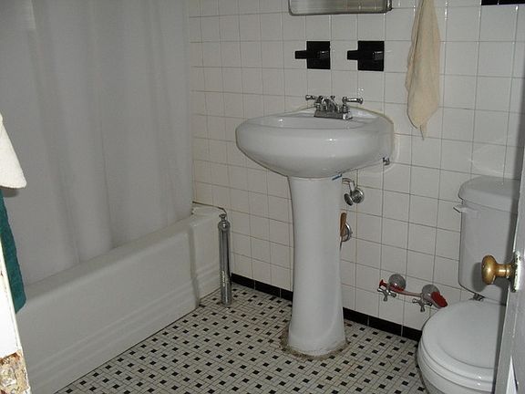 3rd image of 398 Hancock Street # Fl 2nd