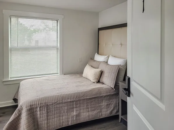 (undisclosed Address), Saint Petersburg, FL 33707