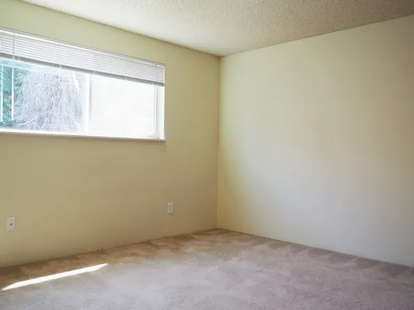 Shannon Apartments, 1050-1060 SW East Ave #1050-5, Corvallis, OR 97333