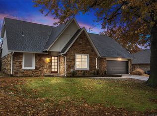 9427 S 69th Ave E, Tulsa, OK 74133